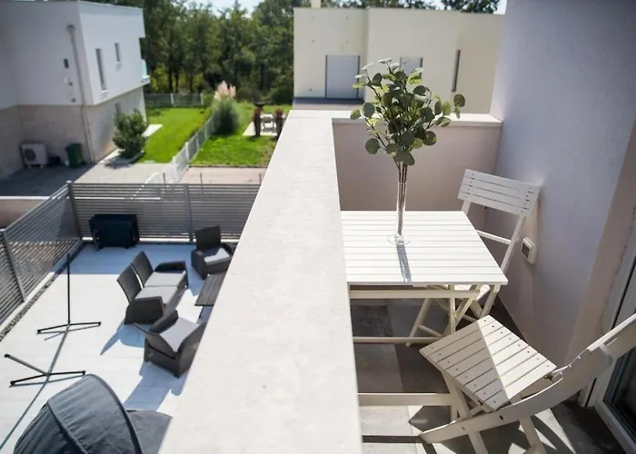 Villa Virtus Karigador